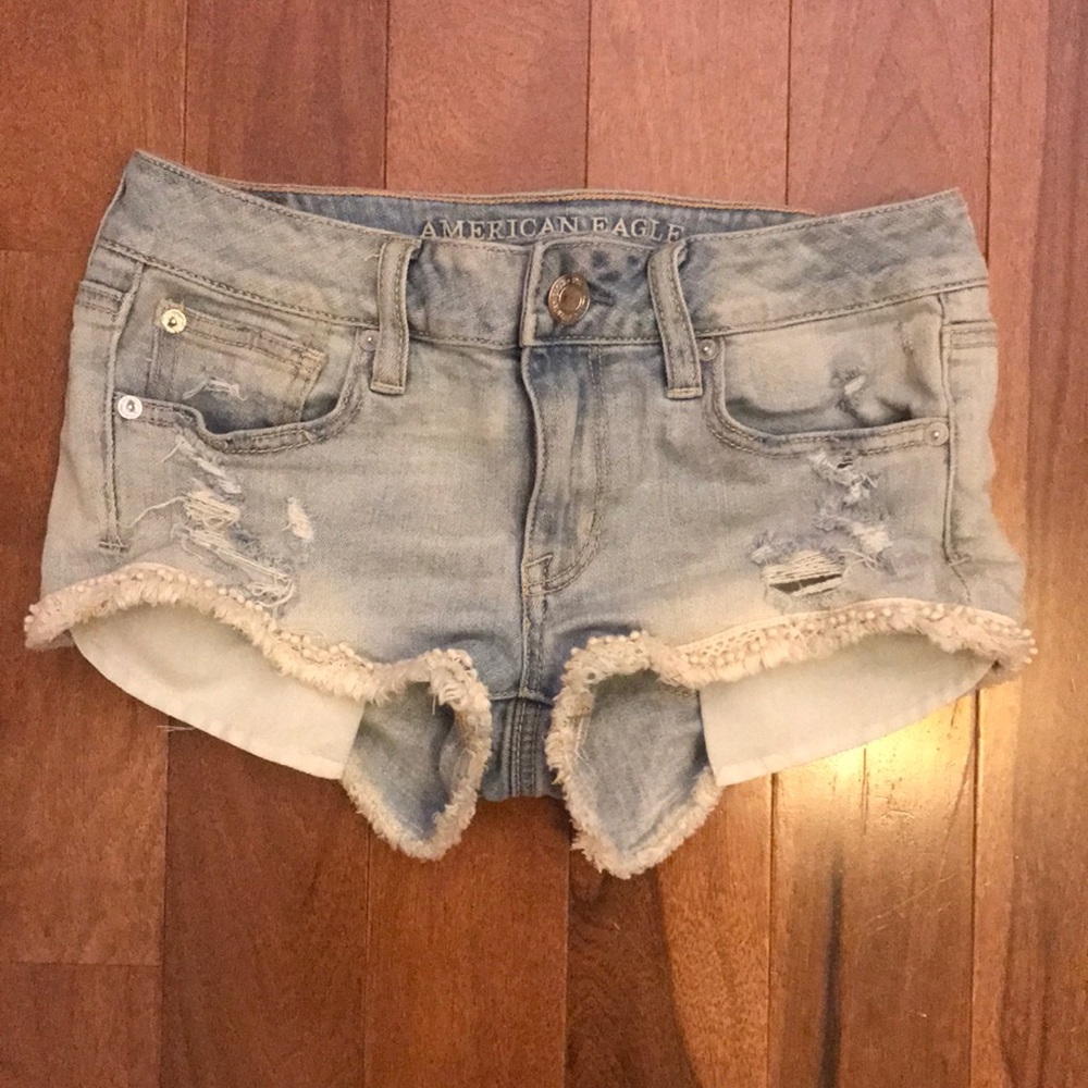 Jean Shorts American Eagle embroidered w/ lace